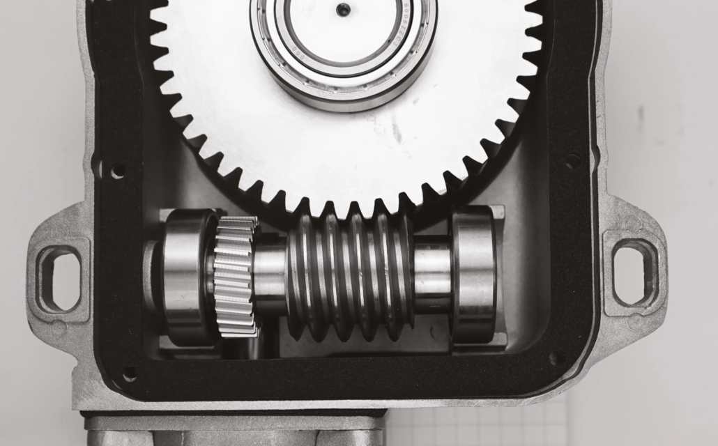 sfondo__R40-30_INGRANAGGI_E_MOTORE